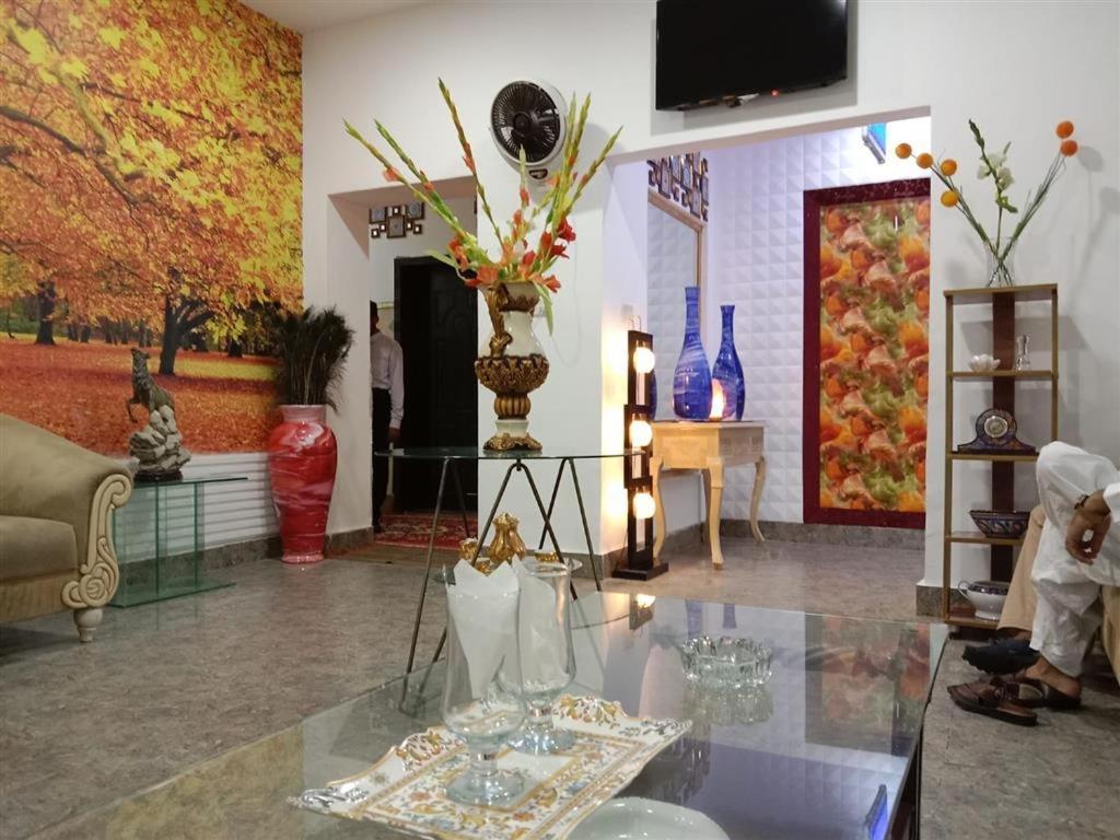 Helen One Hotel Lahore Buitenkant foto