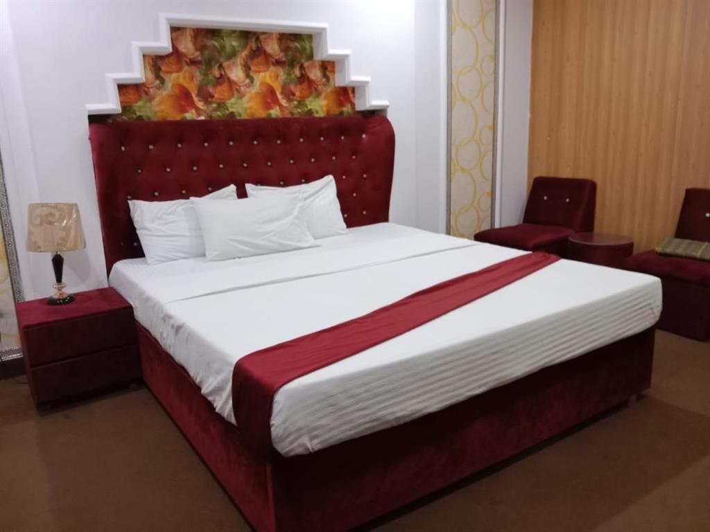 Helen One Hotel Lahore Buitenkant foto